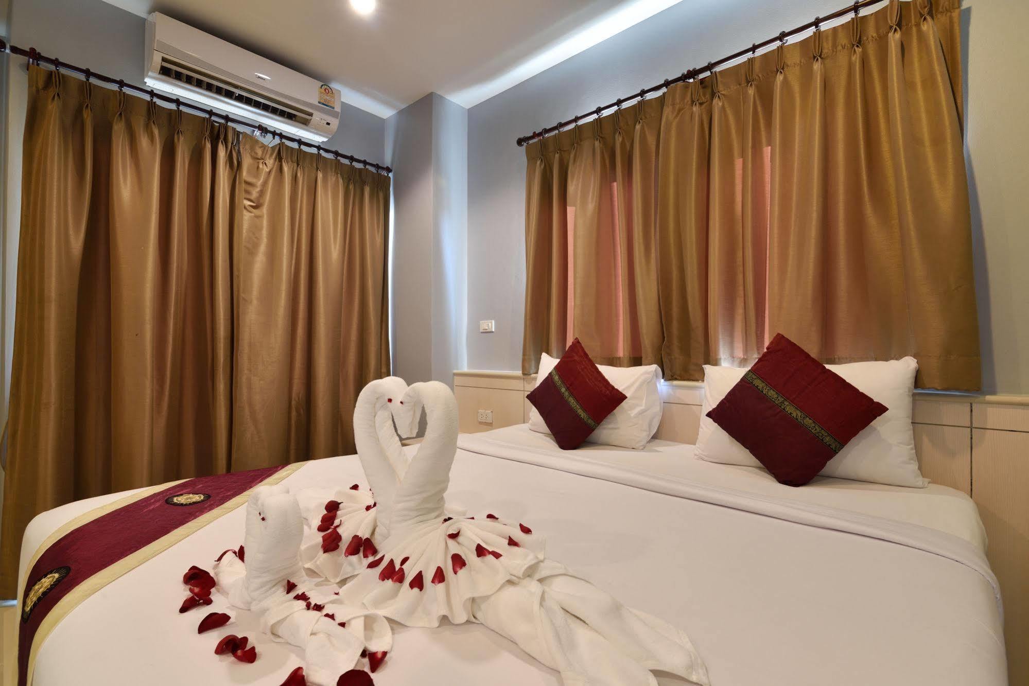 88 Hotel Patong Kültér fotó