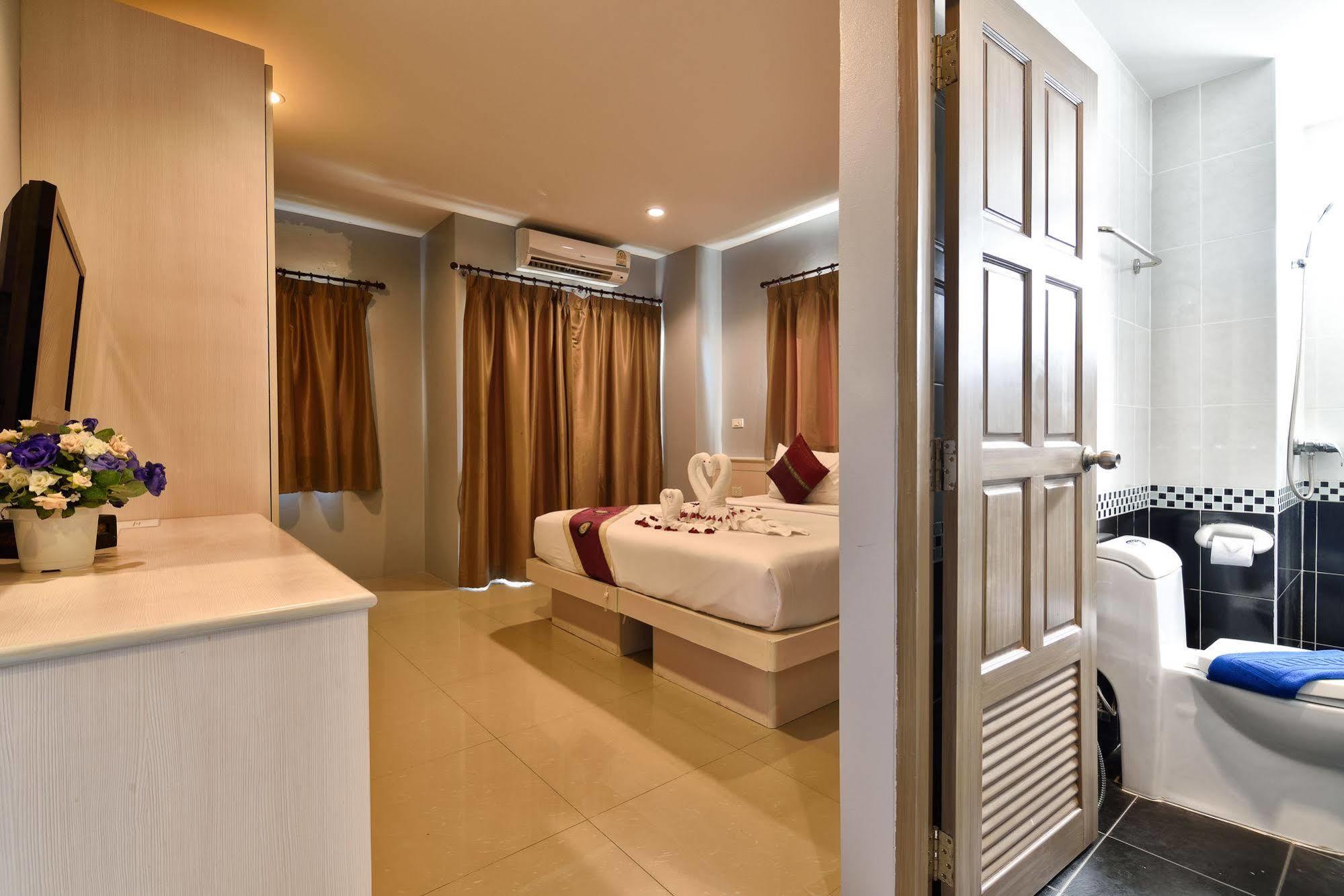 88 Hotel Patong Kültér fotó